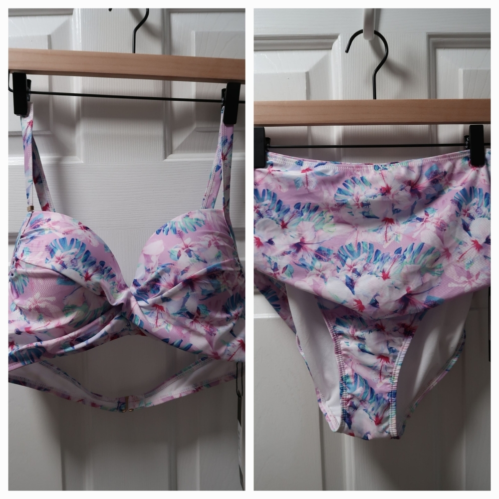 NWT Nicole Miller Studio Cabana Hibiscus Swimwear bikini set (top & bottom)
